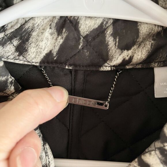 Chicos Sz 2 Large Leopard Print Snap Quilte Jacket Soft Lightweight Pockets - Picture 10 of 12